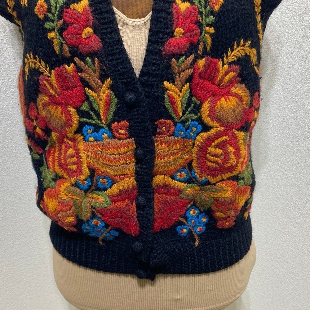 Needleworks 1989 Vintage Hand knitted 100% Wool Sweater Vest/Cardigan - Picture 3 of 7